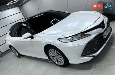 Седан Toyota Camry 2019 в Львове