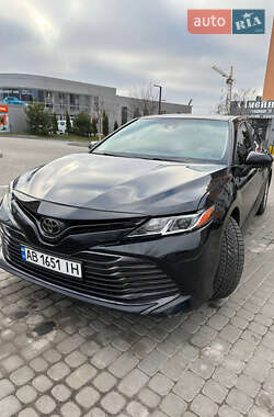 Седан Toyota Camry 2017 в Виннице