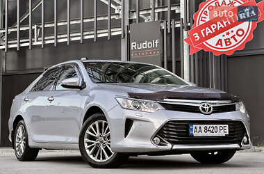 Седан Toyota Camry 2016 в Києві