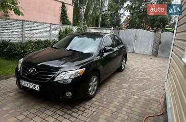 Седан Toyota Camry 2010 в Прилуках