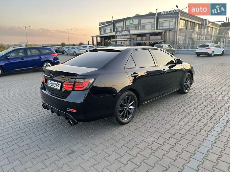 Седан Toyota Camry 2012 в Чернівцях