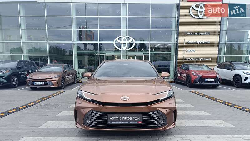 Седан Toyota Camry 2024 в Киеве