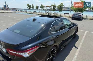 Седан Toyota Camry 2018 в 