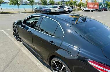 Седан Toyota Camry 2018 в 