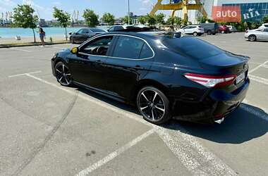 Седан Toyota Camry 2018 в 