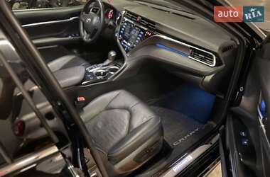 Седан Toyota Camry 2018 в 