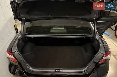 Седан Toyota Camry 2018 в 