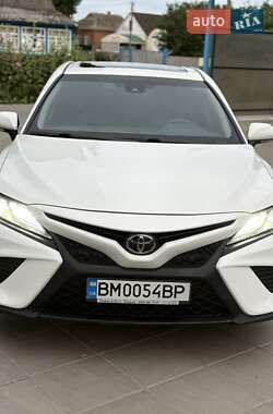 Седан Toyota Camry 2017 в Охтирці