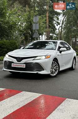 Седан Toyota Camry 2018 в Белогородке