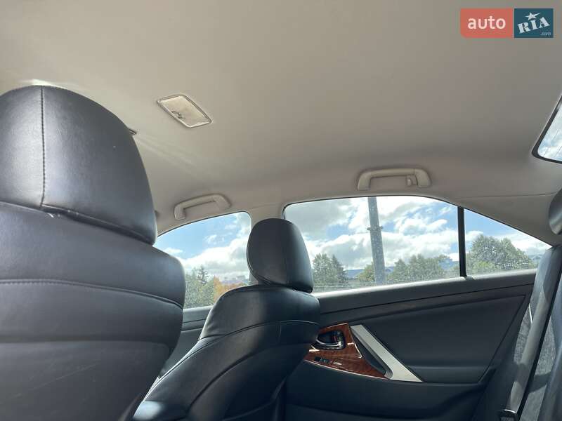 Седан Toyota Camry 2009 в Львові