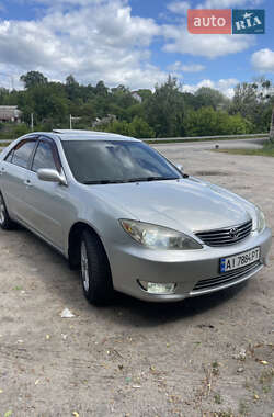Седан Toyota Camry 2004 в Киеве