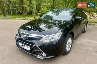 Седан Toyota Camry 2017 в Киеве
