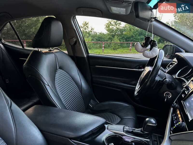Седан Toyota Camry 2018 в Ужгороді фото 14 Седан Toyota Camry 2018 в Ужгороді