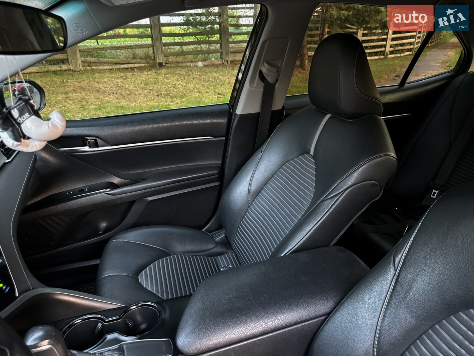 2018 Toyota Camry - мініатюра 16
