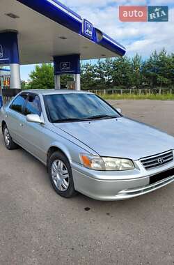 Седан Toyota Camry 2000 в Самборі