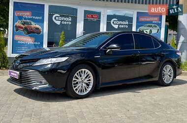 Седан Toyota Camry 2019 в Львові