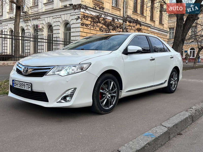 Toyota Camry 2015