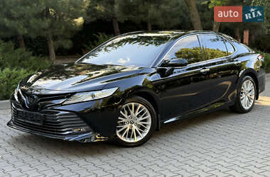 Седан Toyota Camry 2018 в Одессе