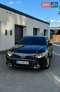 Седан Toyota Camry 2015 в Чорткові