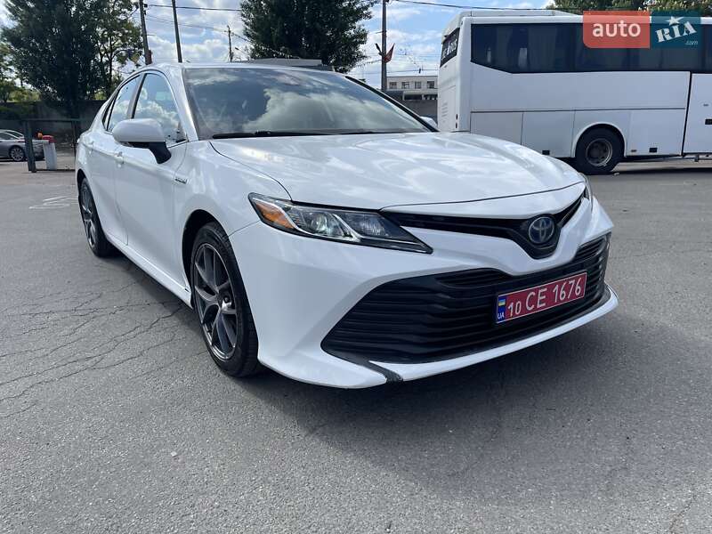 Toyota Camry 2019