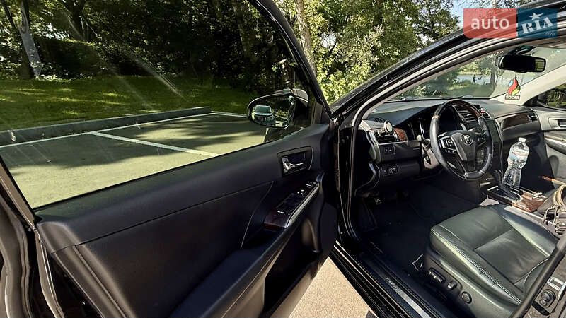 Седан Toyota Camry 2017 в Києві
