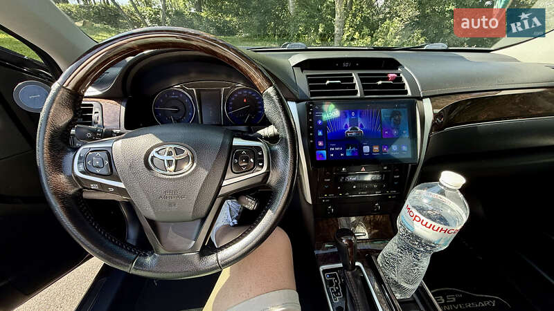 Седан Toyota Camry 2017 в Києві