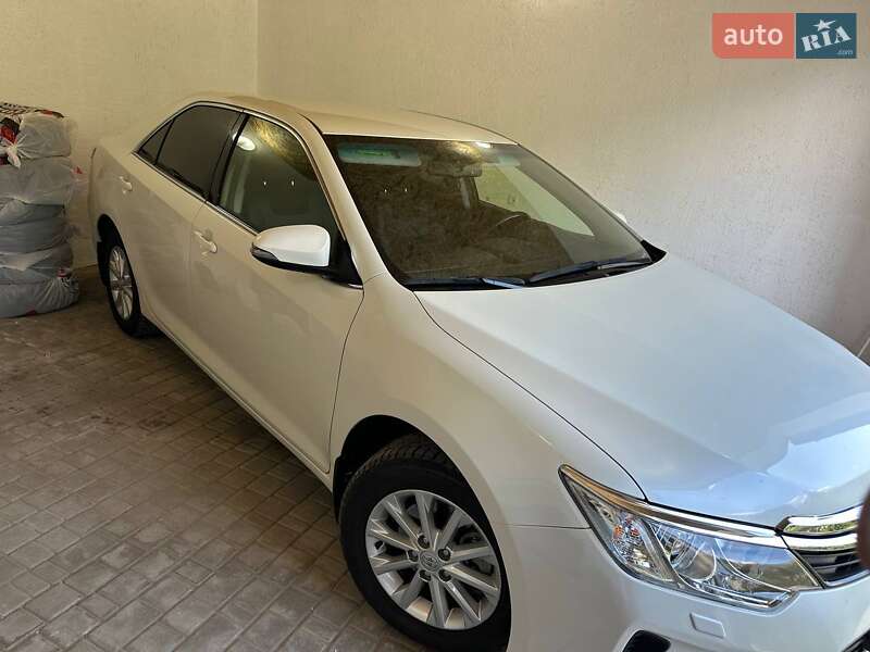 Toyota Camry 2016