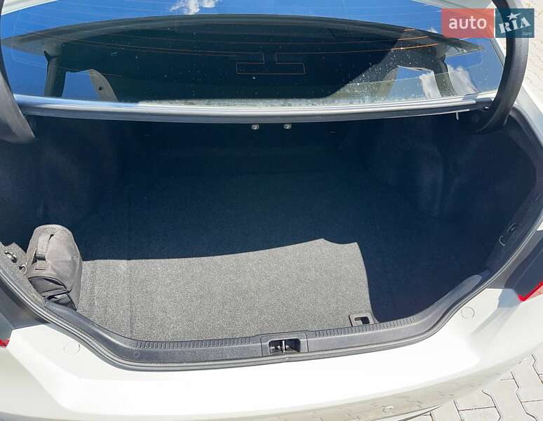 Седан Toyota Camry 2016 в Балті
