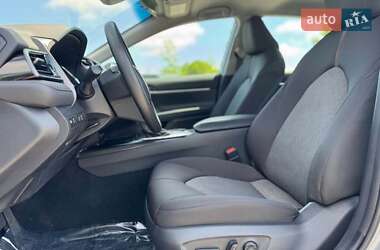 Седан Toyota Camry 2019 в 