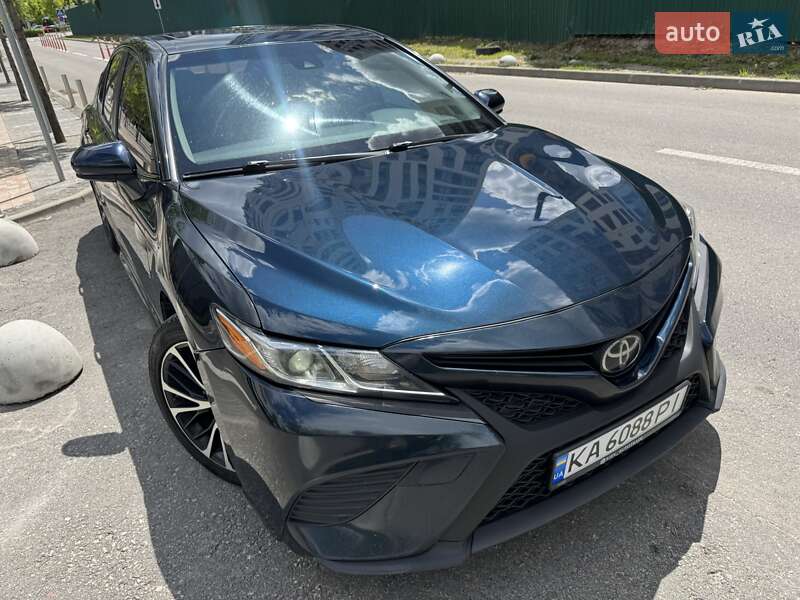 Toyota Camry 2018