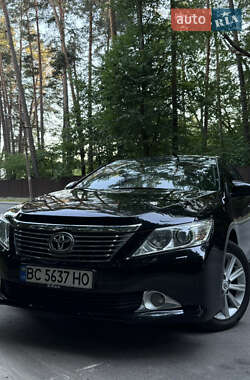 Седан Toyota Camry 2012 в Львові