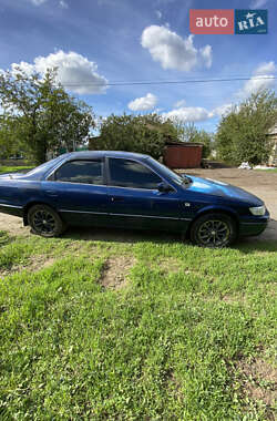 Седан Toyota Camry 1998 в 