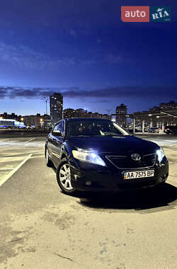 Седан Toyota Camry 2008 в Киеве