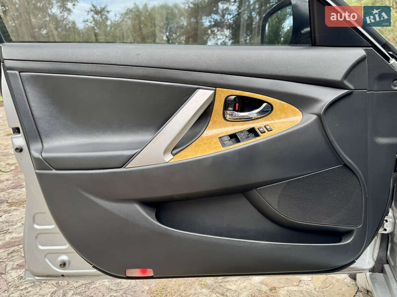 Седан Toyota Camry 2006 в Харькове