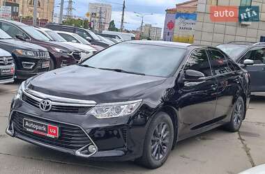Седан Toyota Camry 2017 в 