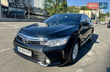 Седан Toyota Camry 2017 в Киеве