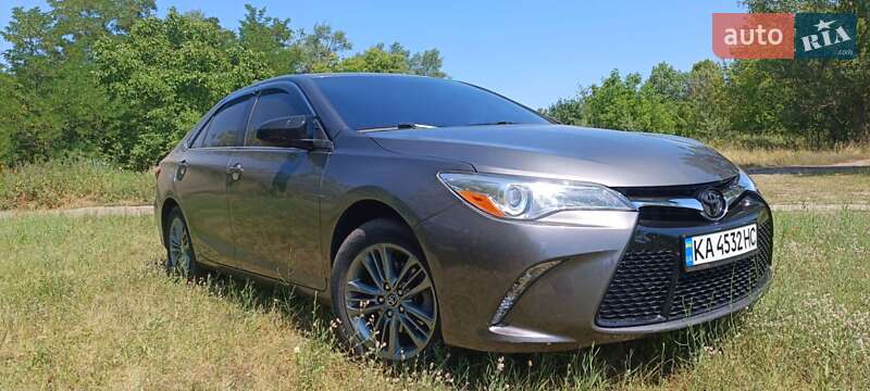 Toyota Camry 2016