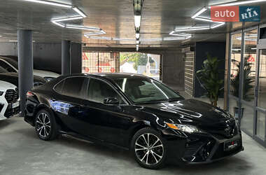 Седан Toyota Camry 2018 в Одессе