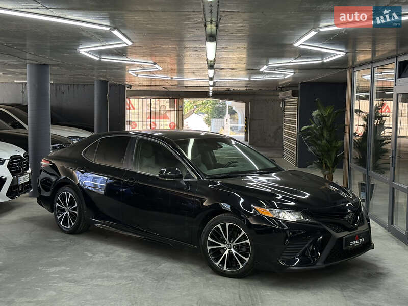 Toyota Camry 2018
