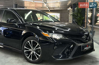 Седан Toyota Camry 2018 в 