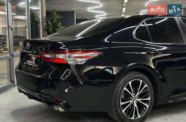 Седан Toyota Camry 2018 в 