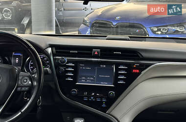 Седан Toyota Camry 2018 в 
