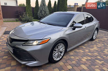 Седан Toyota Camry 2018 в Киеве