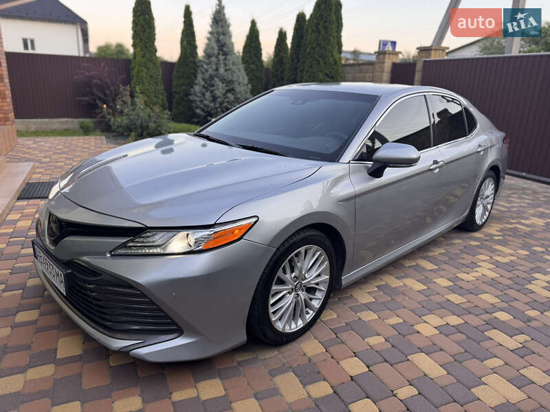 Седан Toyota Camry 2018 в 