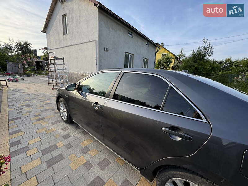 Седан Toyota Camry 2012 в Львові