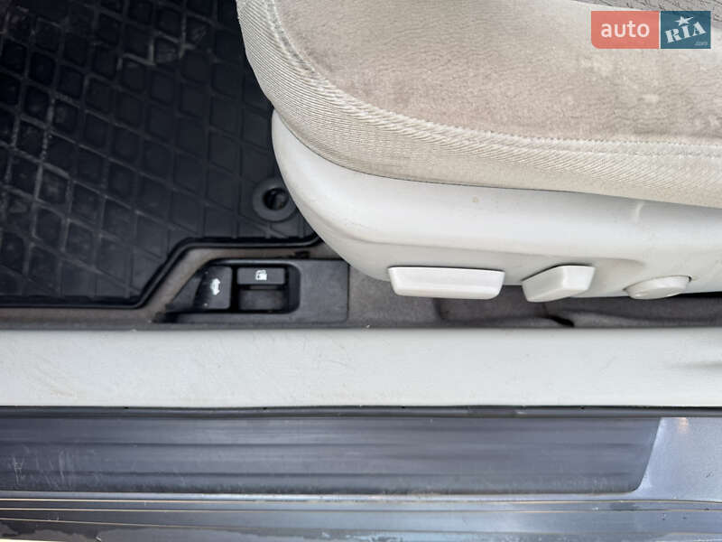 Седан Toyota Camry 2012 в Львові