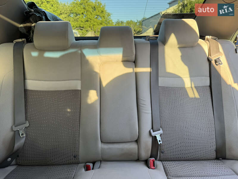 Седан Toyota Camry 2012 в Львові