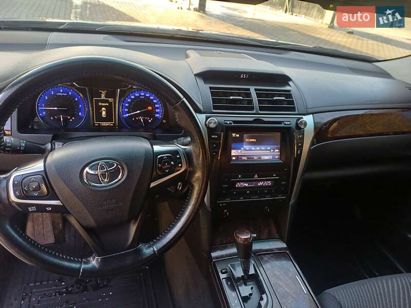 Седан Toyota Camry 2015 в Харкові