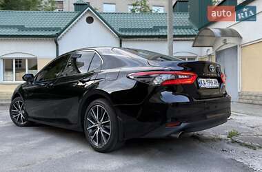Седан Toyota Camry 2021 в 