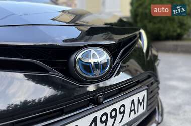 Седан Toyota Camry 2021 в 